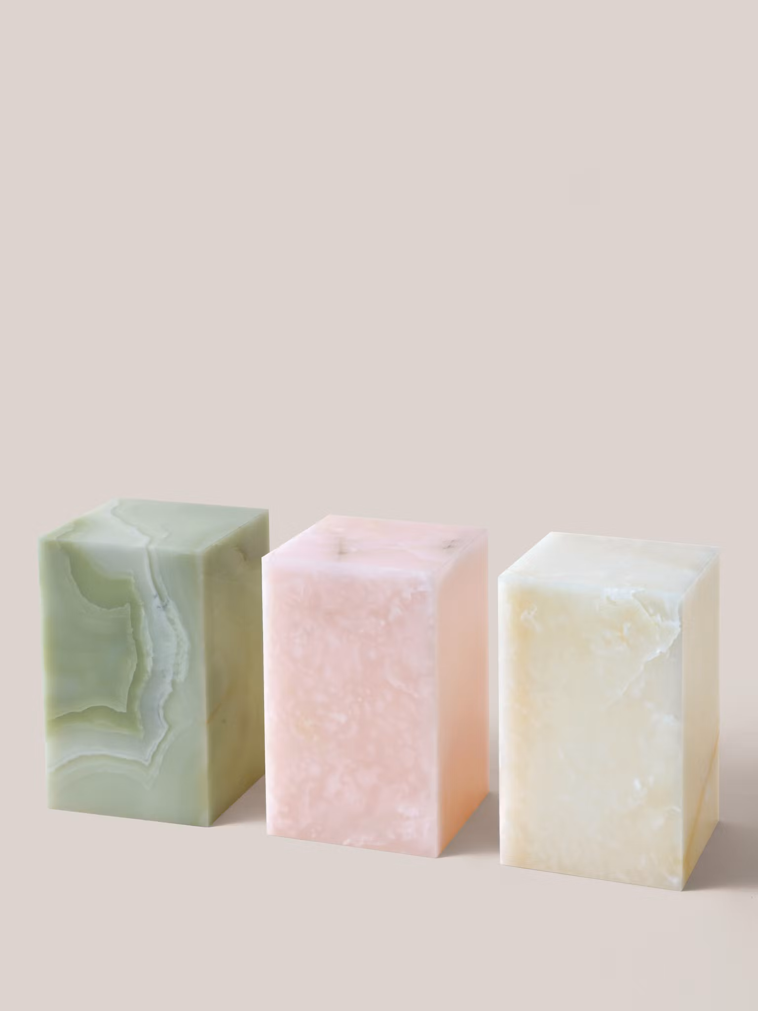 Flair Pedestal White Onyx