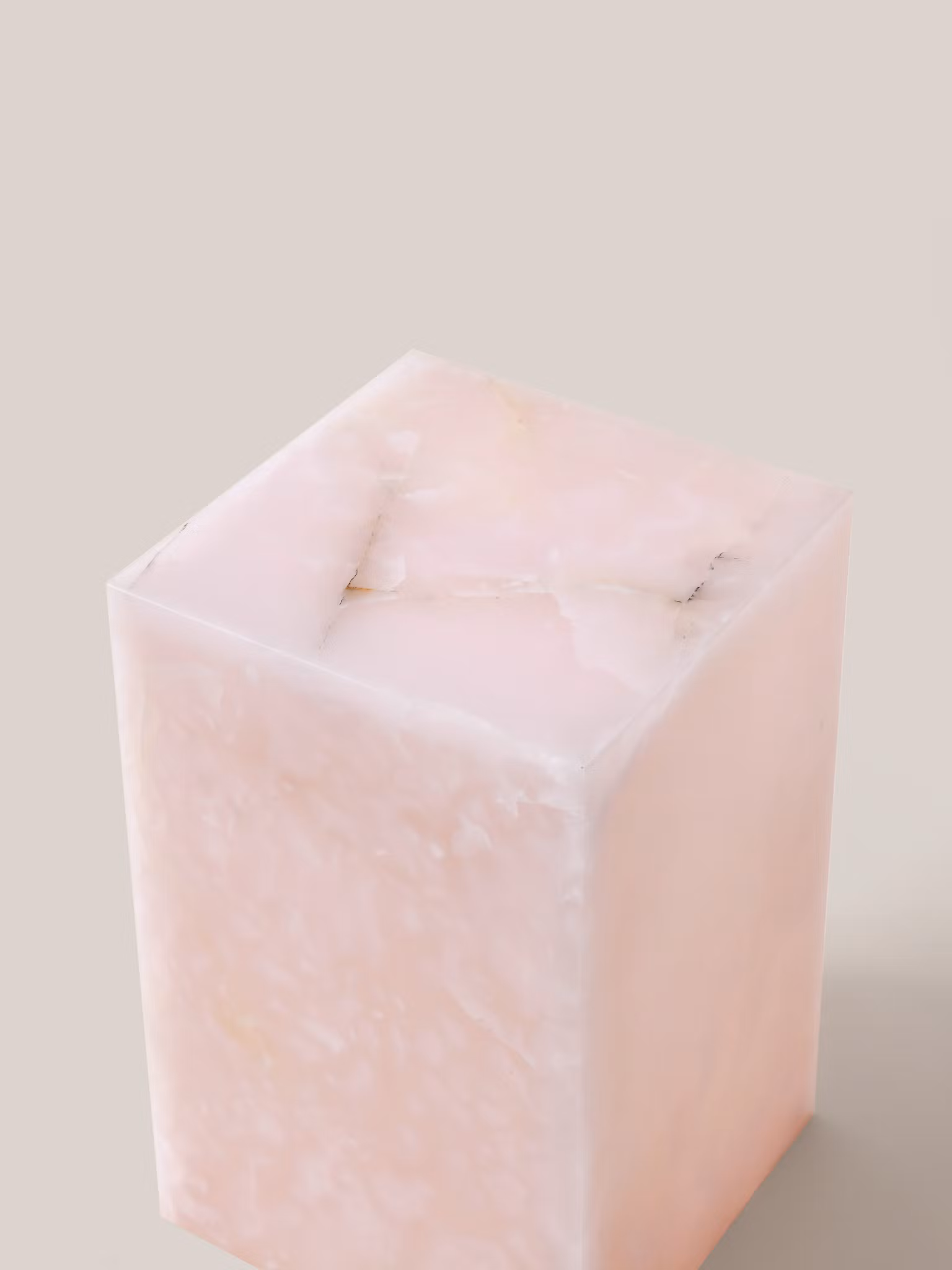 Flair Pedestal Pink Onyx