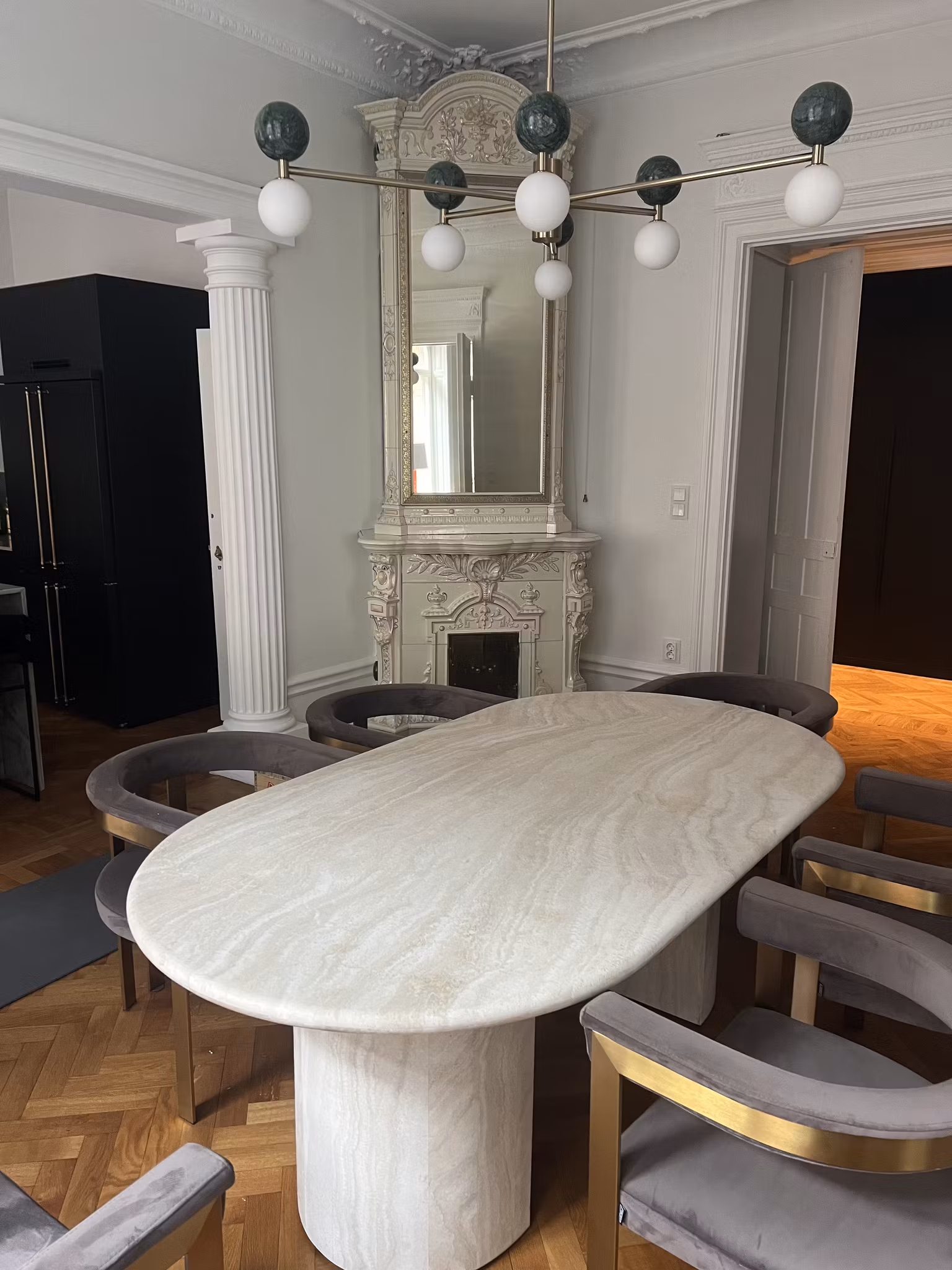 Kelly dining table 200cm Travertine