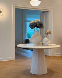 Vera dining table round Travertine