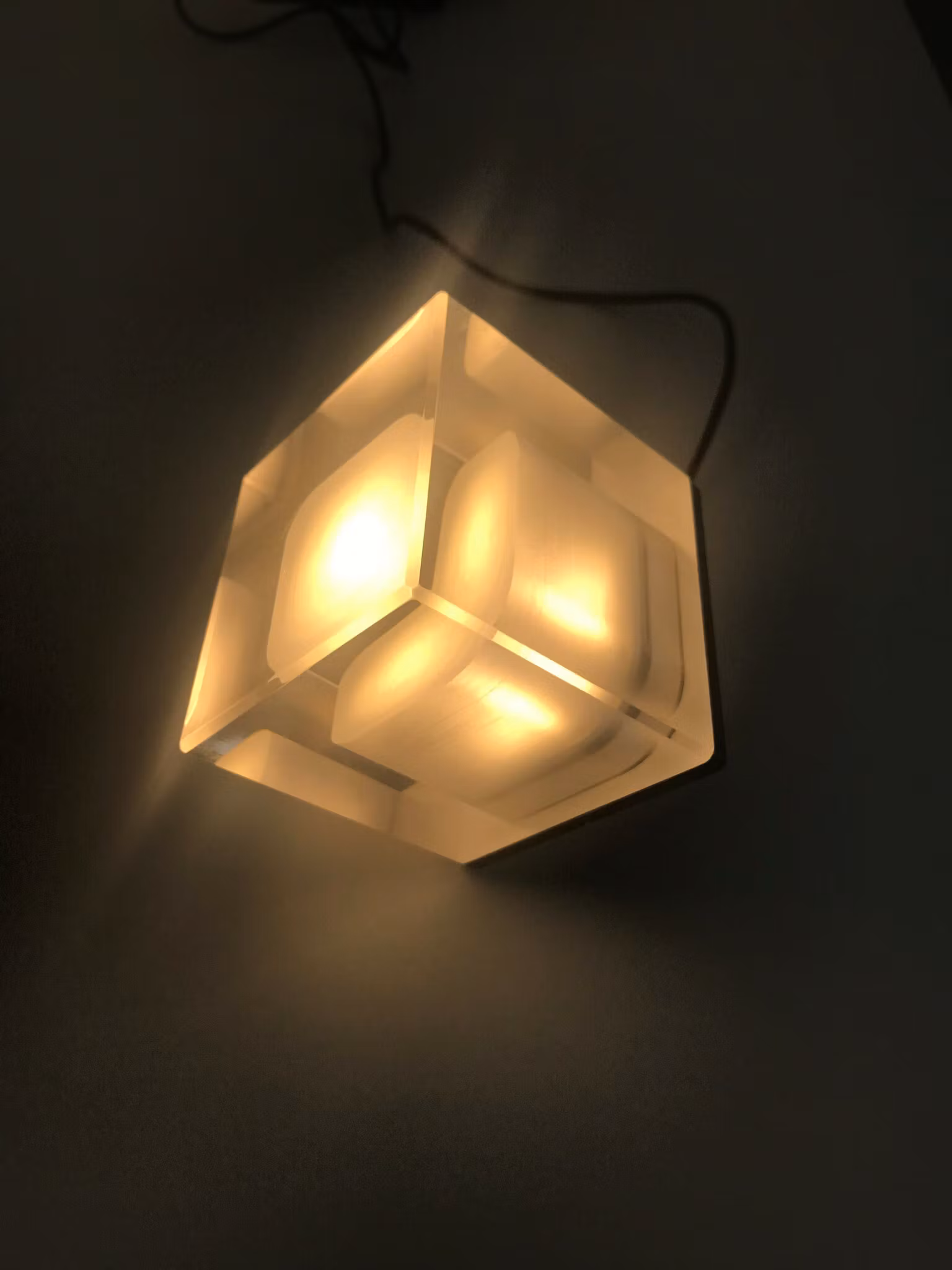 Cubo 3000K vägglampett