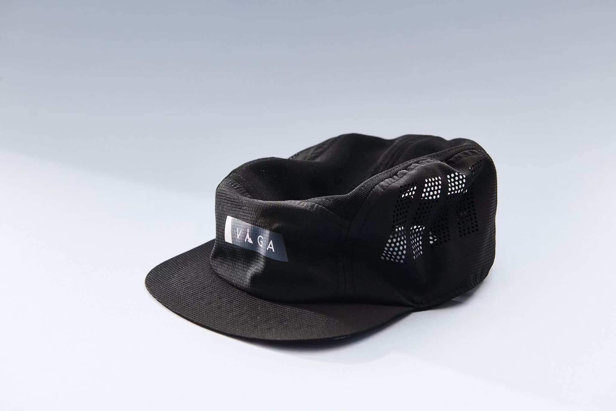 Våga Feather Racing Cap - Black/Charcoal/Mist Grey/White