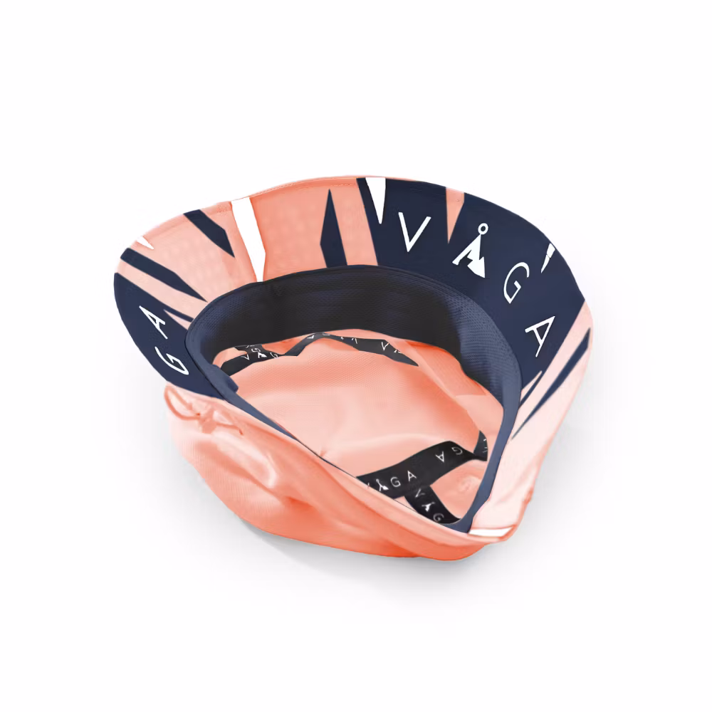 Våga Feather Racing Bucket Hat - Peach/Navy Blue