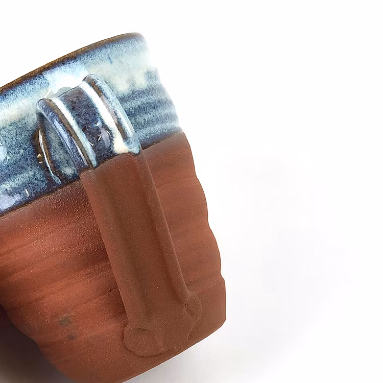 Handdrejad mugg från www.hembrant.se. Köp i butik eller online! Tillverkad i Varberg.