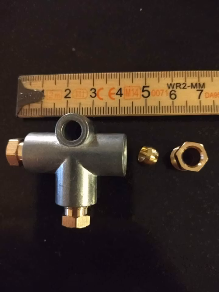 T - kors adapter bromsrör 3/16"