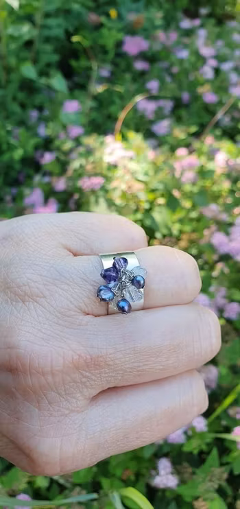 Ring i 925 sterling silver med sötvattenspärlor och kristaller
