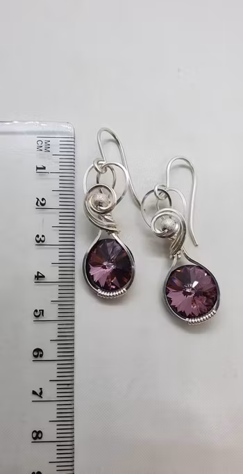 Örhängen Swirly med Antique Pink Swarovski kristaller