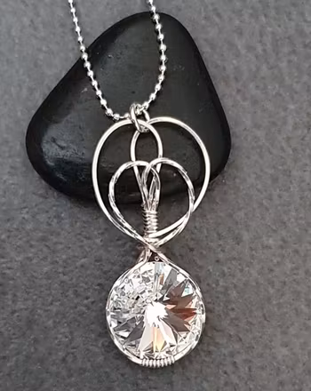 Halsband Sweet Swirls med Crystal Clear Swarovski  kristall