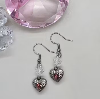 Örhängen Sparkling Heart Purple med facetterad bergkristall