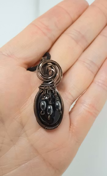 Halsband Simple Swirl Chains i koppar med svart agat och hematitpärlor
