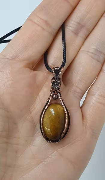 Halsband Classic Curves i koppar med tigeröga