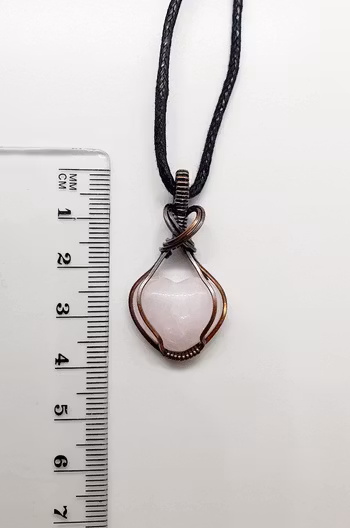 Halsband Classic Curves Heart i koppar med rosenkvarts