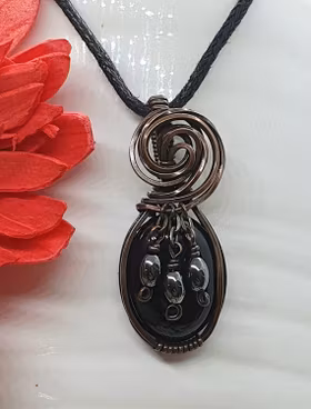 Halsband Simple Swirl Chains i koppar med svart agat och hematitpärlor