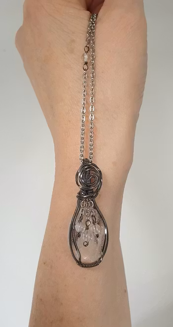 Halsband Simple Swirl Chains med bergkristall