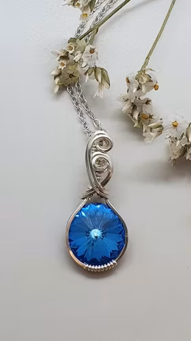 Halsband Luscious Loops i 925 sterlingsilver med Ocean DeLite Swarovski kristall