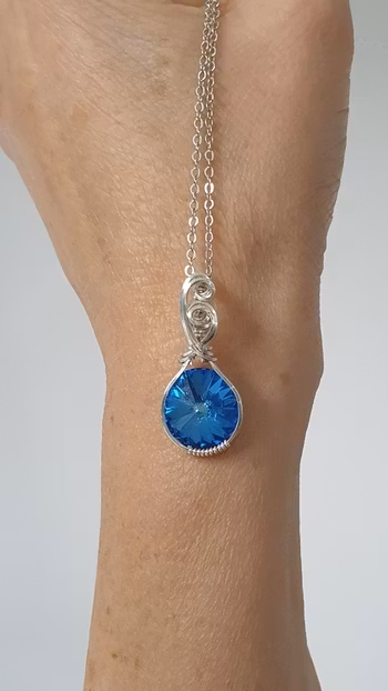 Halsband Luscious Loops i 925 sterlingsilver med Ocean DeLite Swarovski kristall