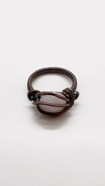 Ring i koppar med rosenkvarts