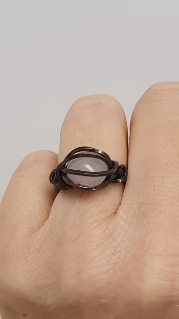 Ring i koppar med rosenkvarts