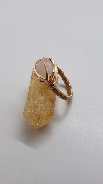 Ring i brons med rosenkvarts