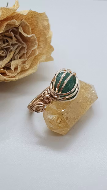 Ring i brons med grön aventurin