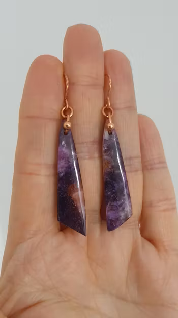 (Sålda) Örhängen i koppar med kunzit