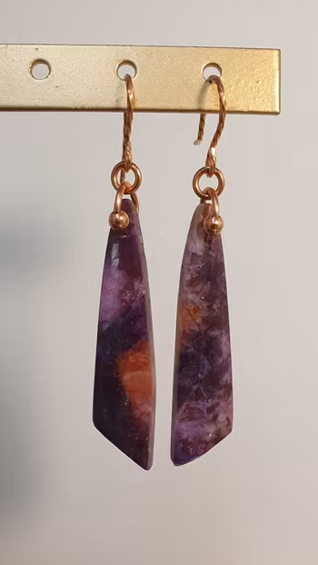 (Sålda) Örhängen i koppar med kunzit