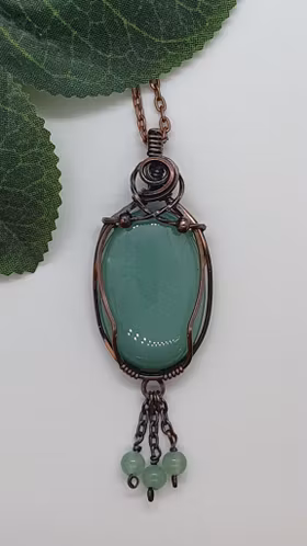 Halsband Simple Swirl Dangle i koppar med grön aventurin