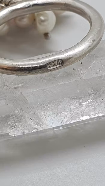 Ring i 925 sterlingsilver med pärlor