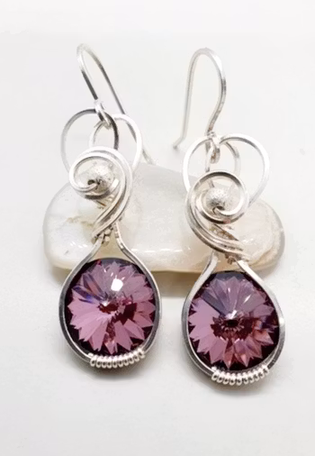 Örhängen Swirly med Antique Pink Swarovski kristaller