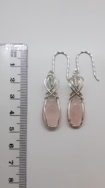 Örhängen Classic Curves i 925 sterlingsilver med rosenkvarts