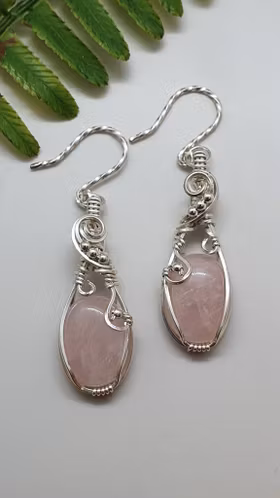 Örhängen Luscious Loops i 925 sterlingsilver med rosenkvarts