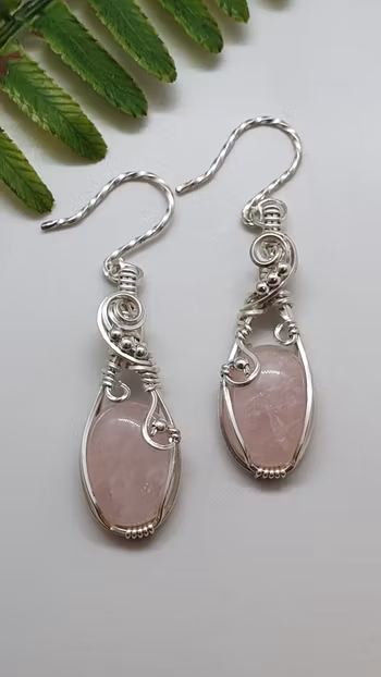 Örhängen Luscious Loops i 925 sterlingsilver med rosenkvarts