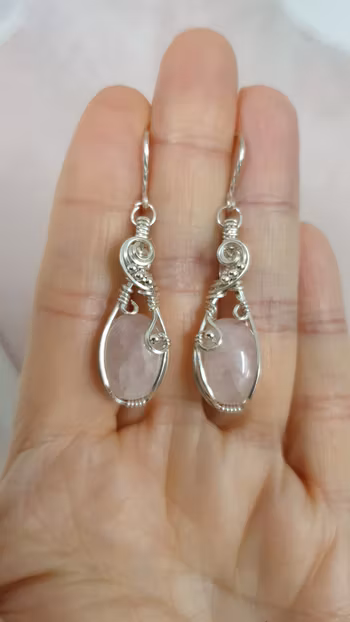 Örhängen Luscious Loops i 925 sterlingsilver med rosenkvarts