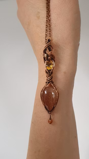 Halsband Delicious Double Dangle i koppar med solsten, facetterad citrin och karneol