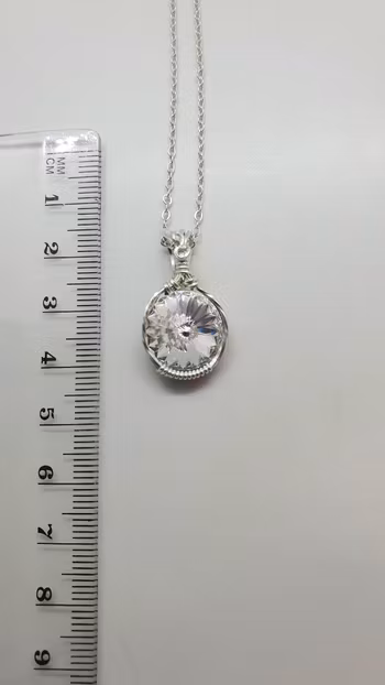 Halsband Simple Swirl i 925 sterlingsilver med Crystal Clear Swarovski kristall