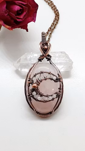 Halsband Magical Moon i koppar med rosenkvarts
