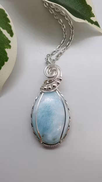 Halsband Swirly Pearls i 925 sterlingsilver med larimar