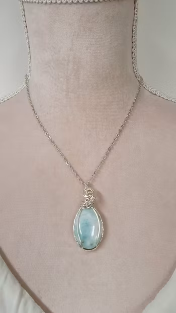 Halsband Swirly Pearls i 925 sterlingsilver med larimar