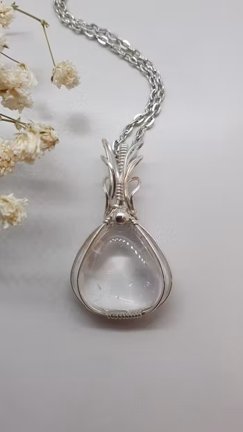 Halsband Swirly Curves i 925 sterlingsilver med bergkristall
