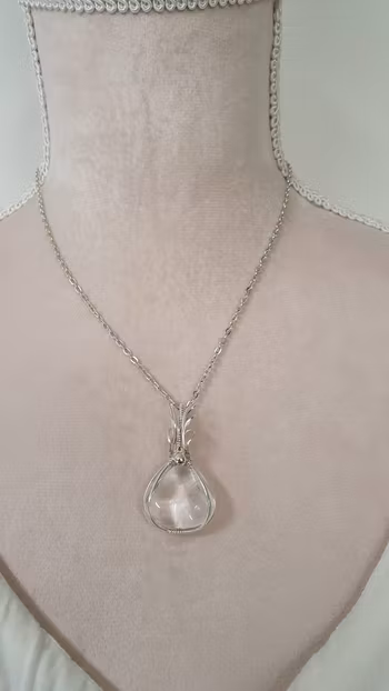 Halsband Swirly Curves i 925 sterlingsilver med bergkristall