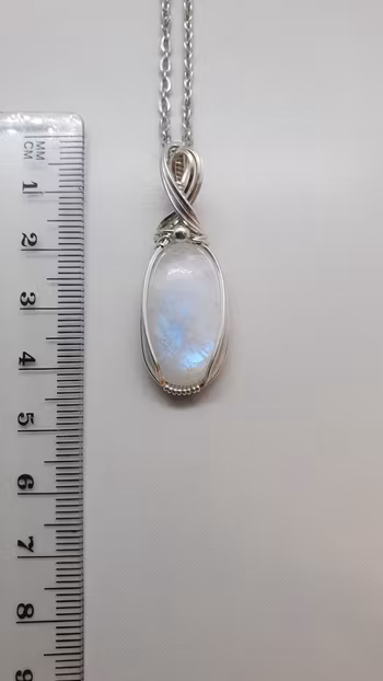 Halsband Classic Curves i 925 sterlingsilver med regnbågsmånsten