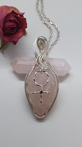 Halsband Swirly Woman i 925 sterlingsilver och rosenkvarts