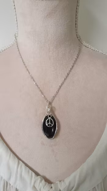Halsband Peace i 925 sterlingsilver med svart agat