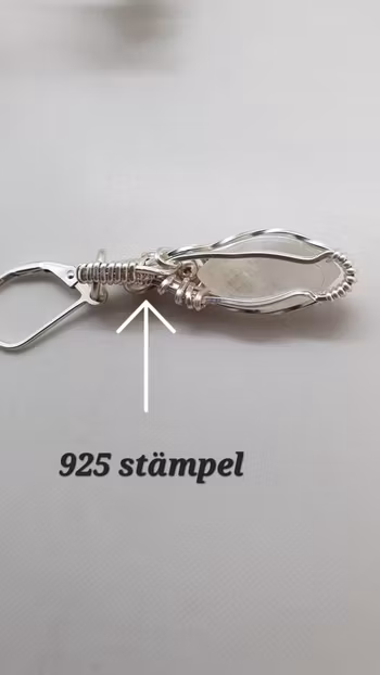 Örhängen Swirly Pearls i 925 sterlingsilver med regnbågsmånstenar