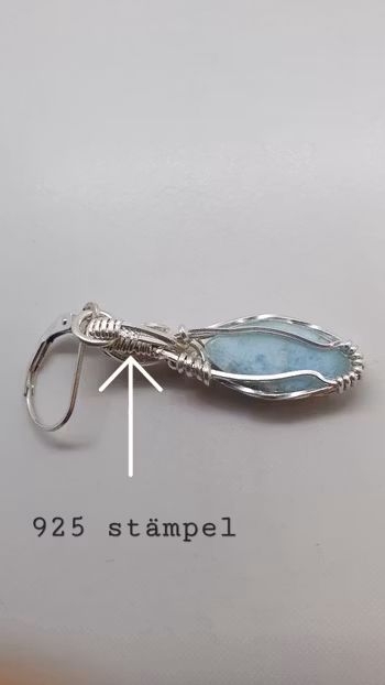 Örhängen Swirly Pearls i 925 sterlingsilver med larimar