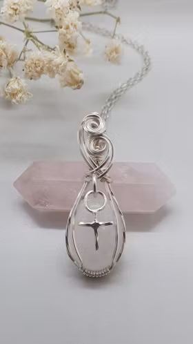 Halsband Luscious Woman i 925 sterlingsilver med vit kvarts