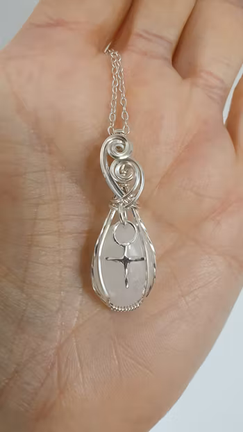 Halsband Luscious Woman i 925 sterlingsilver med vit kvarts