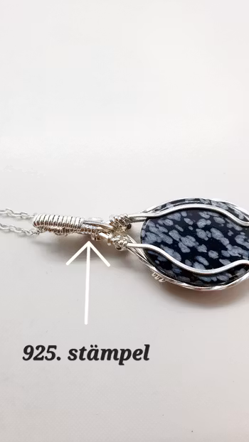 Halsband Swirly Pearls i 925 sterlingsilver med snöflingeobsidian