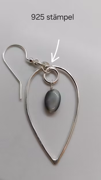 Örhängen Omvänd Droppe i 925 sterlingsilver med grå agat