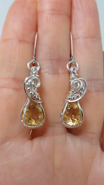 Örhängen Luscious Pearls i 925 sterlingsilver med facetterad citrin